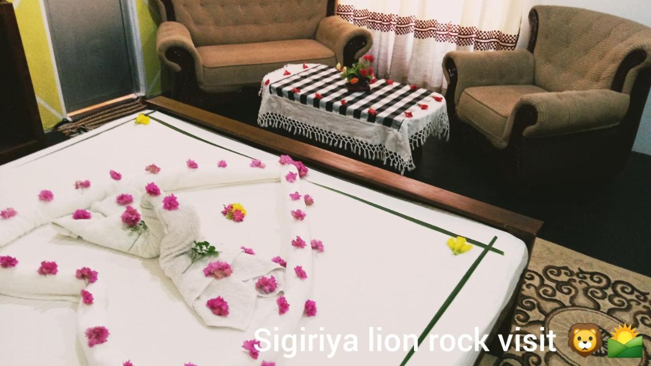 Oleena Home Stay Habarana Exteriör bild