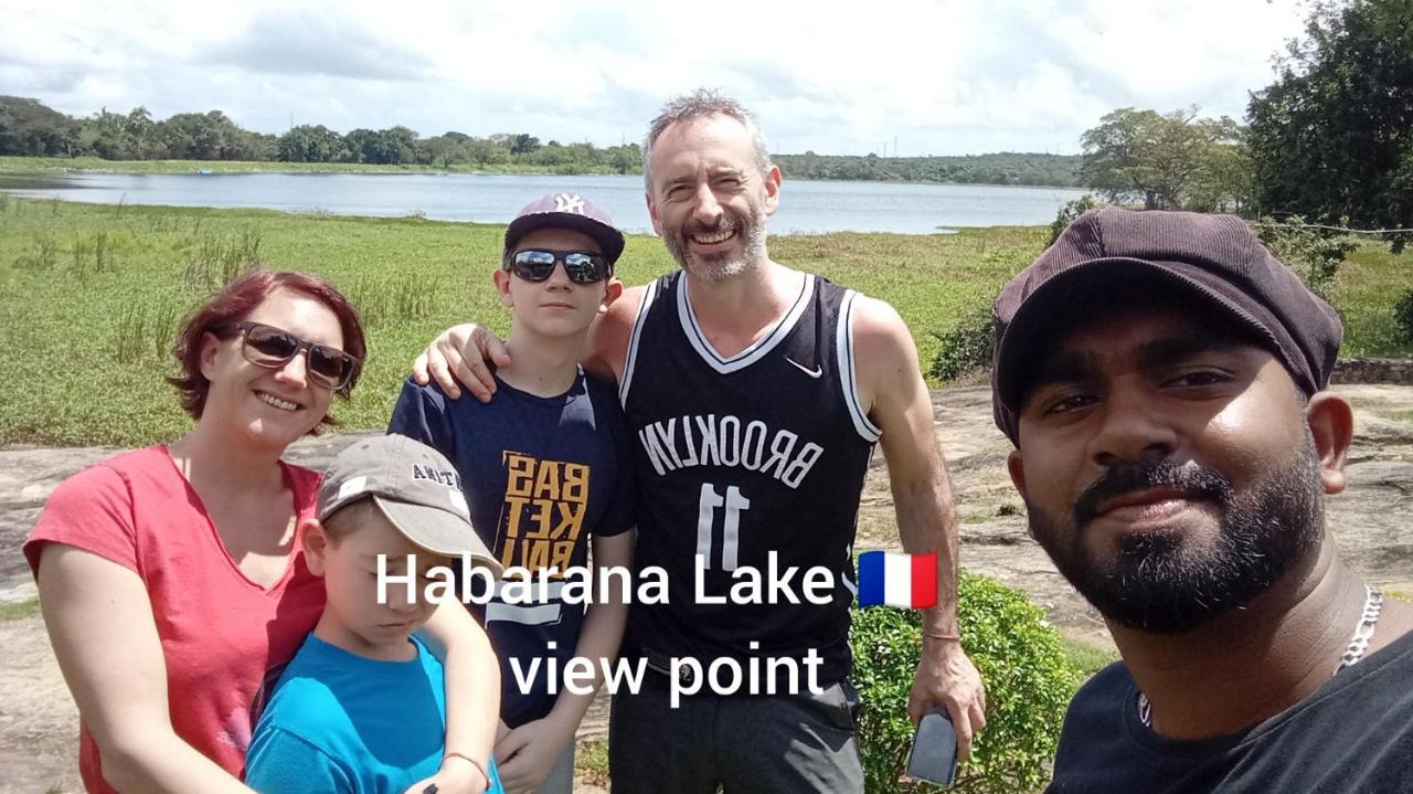 Oleena Home Stay Habarana Exteriör bild